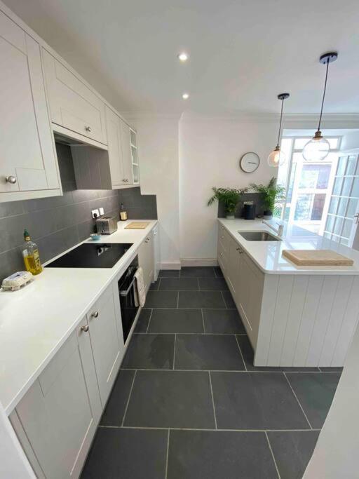 Beautiful 2 Bed End Terrace Victorian Town House Apartment Redruth Exterior photo