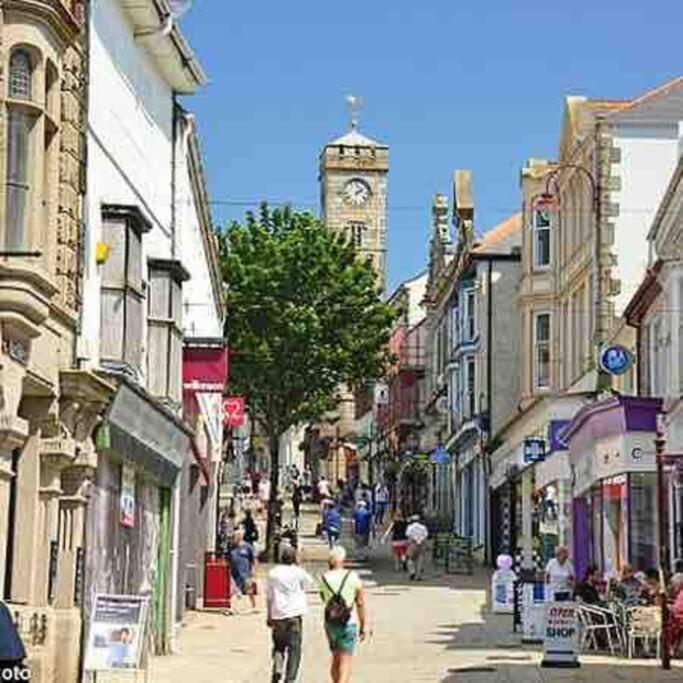 Beautiful 2 Bed End Terrace Victorian Town House Apartment Redruth Exterior photo