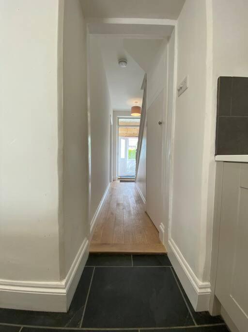 Beautiful 2 Bed End Terrace Victorian Town House Apartment Redruth Exterior photo